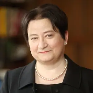 Prof. Dr. Lauren Robel